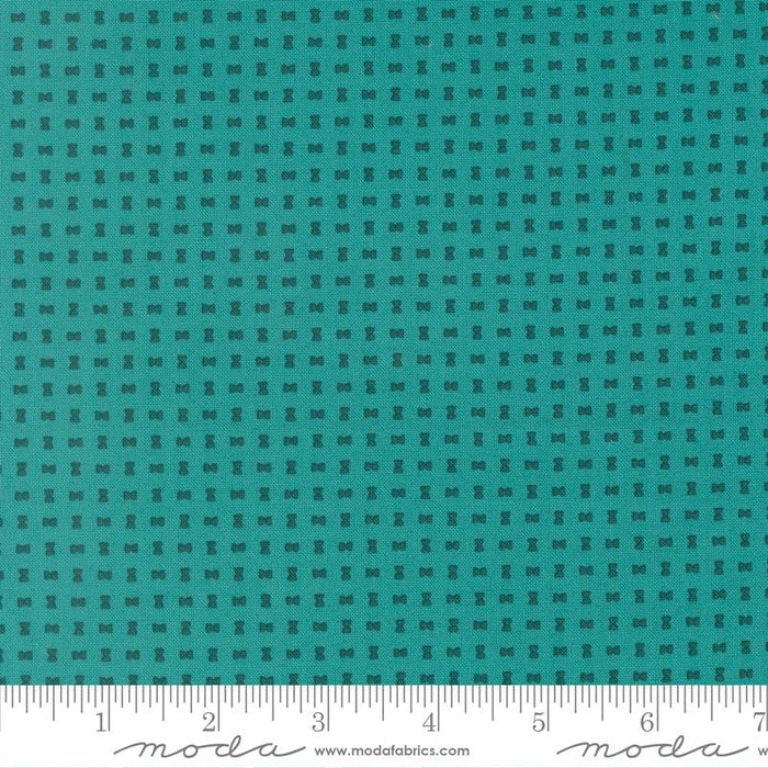Turquoise- Scenery Spools- Fat Quarter