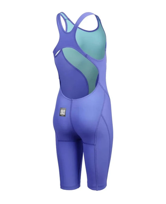 Arena Girls Powerskin Impulso Kneesuit in Future Dusk, close-up of the sleek, purple and black swimkneesuit for young athletes.