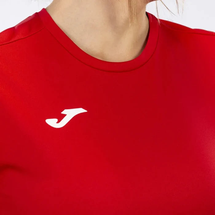 Joma girls' red Combi T-shirt, casual short-sleeve top for kids, made of comfortable fabric, in a bright red color.