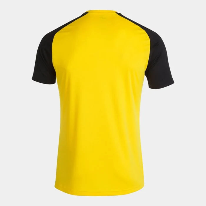 Joma men's yellow and black Academy IV T-shirt, casual short-sleeve shirt with logo details, made of lightweight fabric.