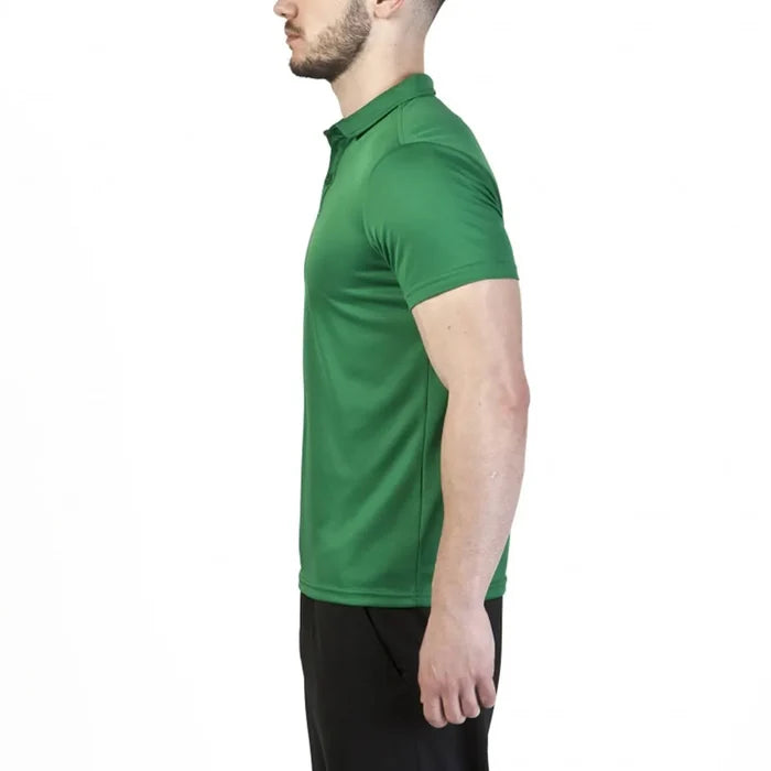 Green Joma men's Hobby polo shirt made of soft fabric, featuring a classic collar and short sleeves for casual wear.