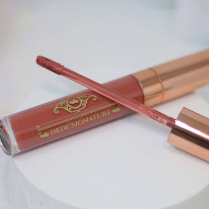 “NEUTRALIZE” STAY IN PLACE MATTE LIPSTICK