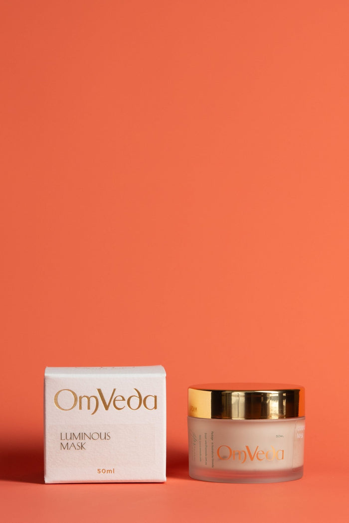 OmVeda Luminous (Pearl) Mask 50ml box and jar with gold lid