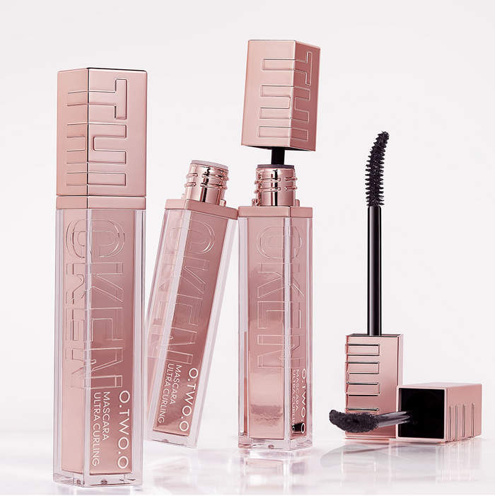 O.TWO.O HAUTE ULTRA THICK AND CURLING MASCARA