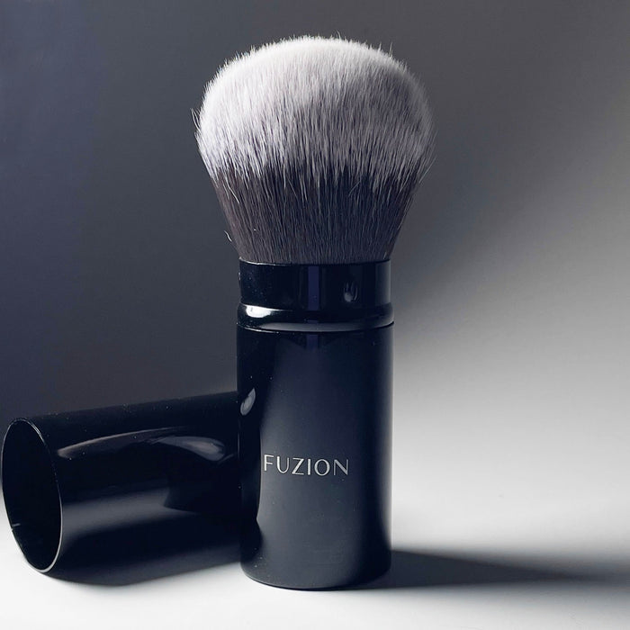 Signature Dust Brush with Lid