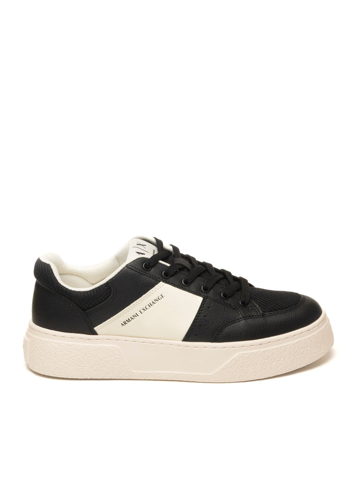 ARMANI EXCHANGE Sneaker pelle nero/bianco XM002627 AF22831-MC024