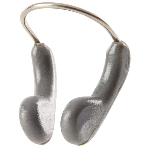 Speedo Competition nose clip with silver hook earplugs for easy storage