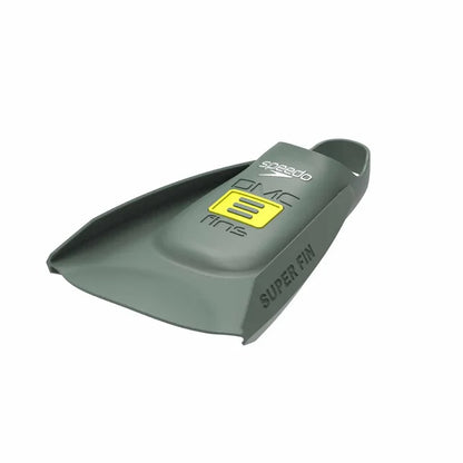Speedo DMC Super Fins in green, lightweight swim fins with adjustable straps for snorkeling and diving activities.